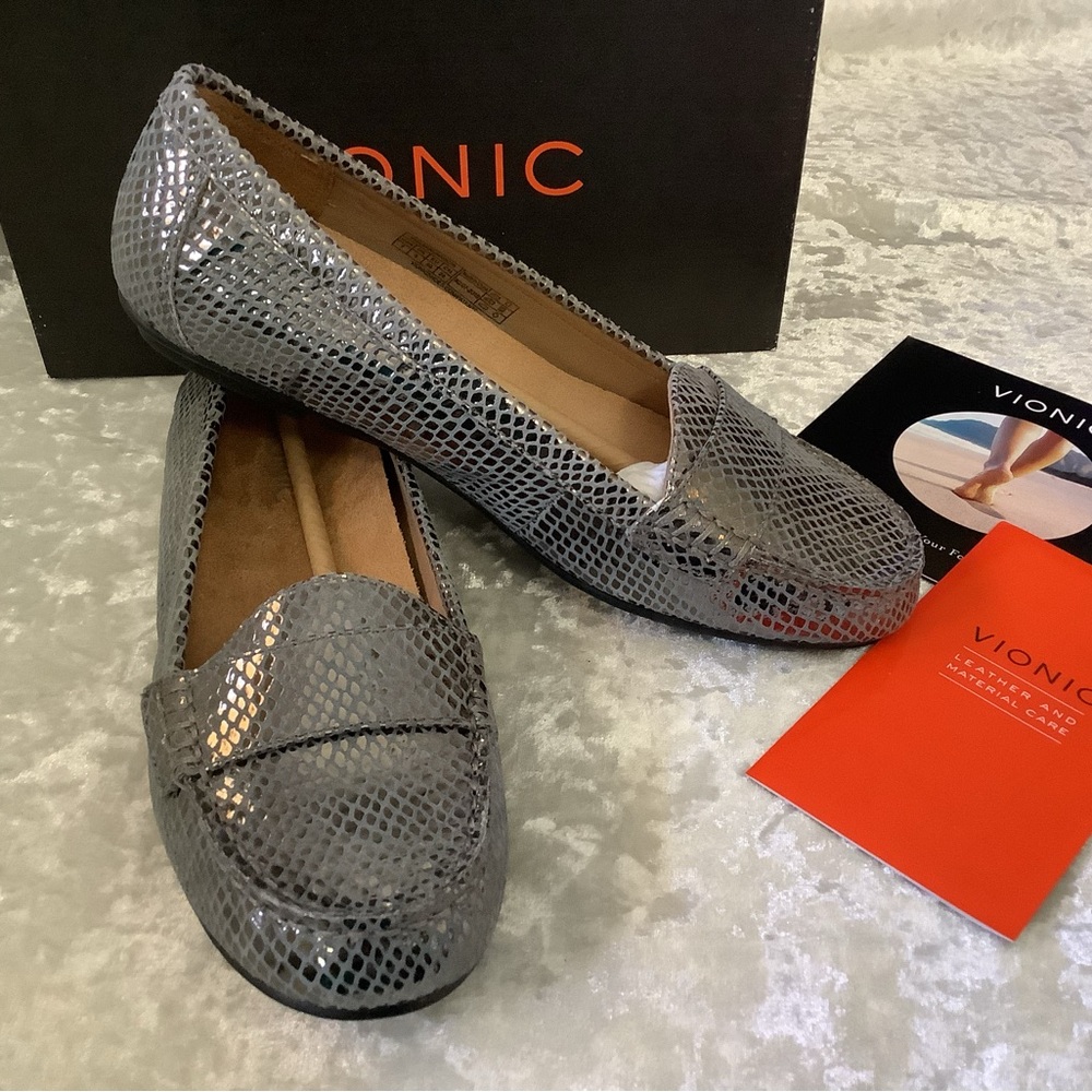 New Vionic Chill Larrun Gray Flats 7